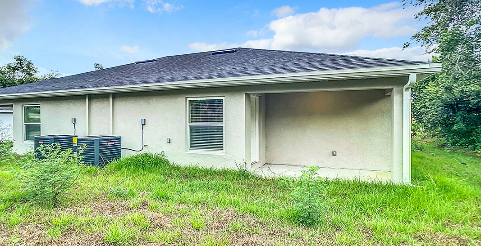 2078/2080 Redmond St, Port Charlotte, Florida 33948, 2 Bedrooms Bedrooms, ,2 BathroomsBathrooms,Duplex,For Sale,Redmond St,1013