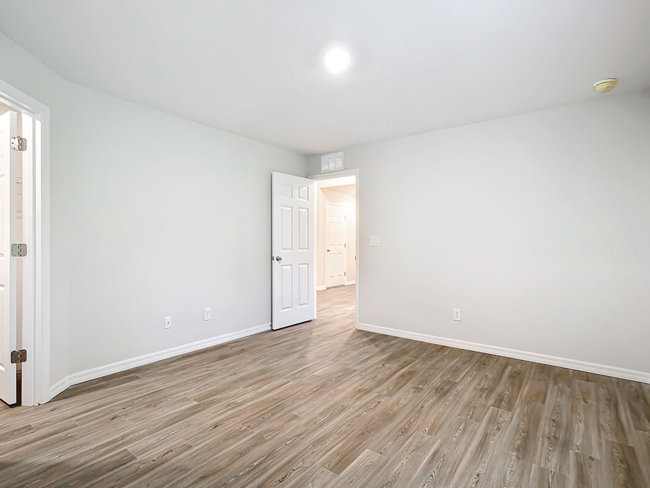 2078/2080 Redmond St, Port Charlotte, Florida 33948, 4 Bedrooms Bedrooms, ,4 BathroomsBathrooms,Duplex,For Sale,Redmond St,1013