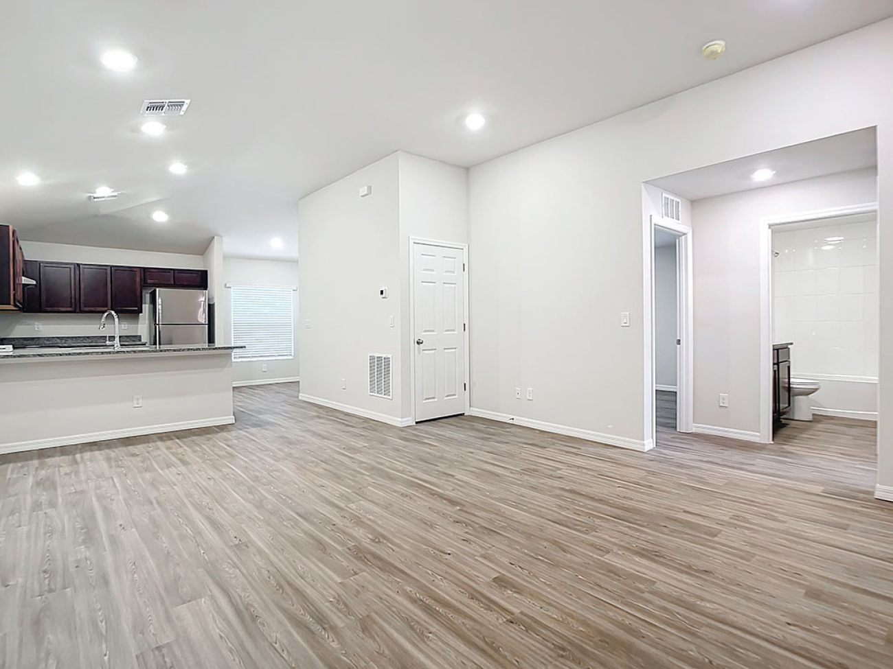 2078/2080 Redmond St, Port Charlotte, Florida 33948, 4 Bedrooms Bedrooms, ,4 BathroomsBathrooms,Duplex,For Sale,Redmond St,1013