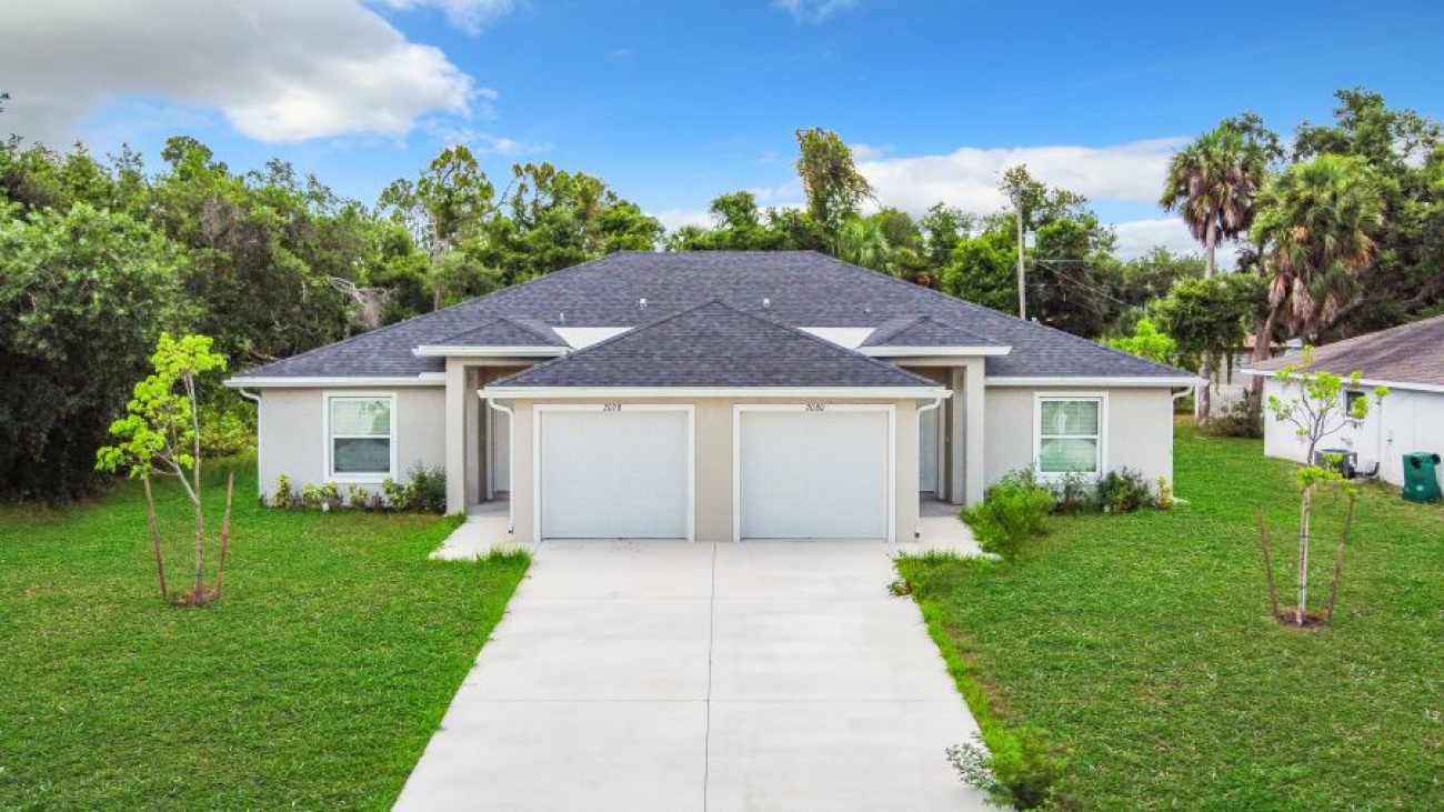 2078/2080 Redmond St, Port Charlotte, Florida 33948, 4 Bedrooms Bedrooms, ,4 BathroomsBathrooms,Duplex,For Sale,Redmond St,1013