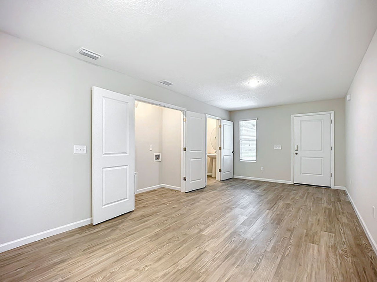 6151 Delmar St, Jacksonville, Florida 32205, 4 Bedrooms Bedrooms, ,5 BathroomsBathrooms,Duplex,For Sale,Delmar St,1241