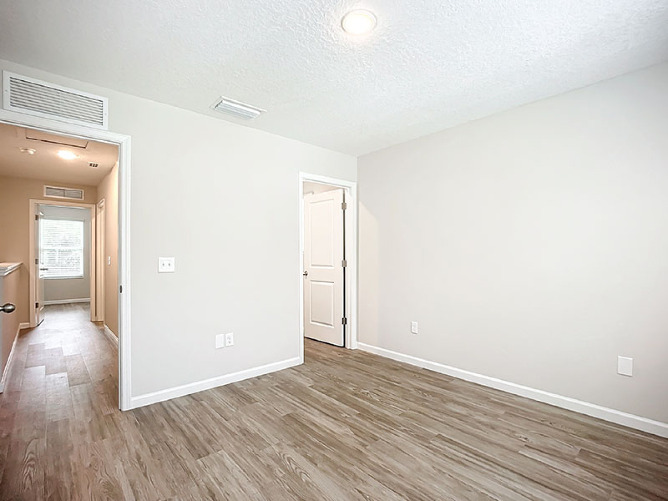 6151 Delmar St, Jacksonville, Florida 32205, 4 Bedrooms Bedrooms, ,5 BathroomsBathrooms,Duplex,For Sale,Delmar St,1241