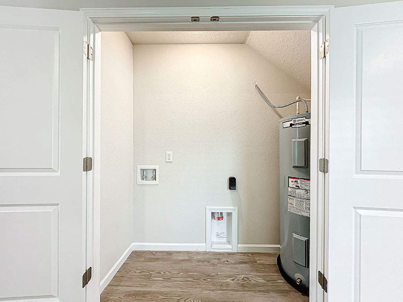 6151 Delmar St, Jacksonville, Florida 32205, 4 Bedrooms Bedrooms, ,5 BathroomsBathrooms,Duplex,For Sale,Delmar St,1241