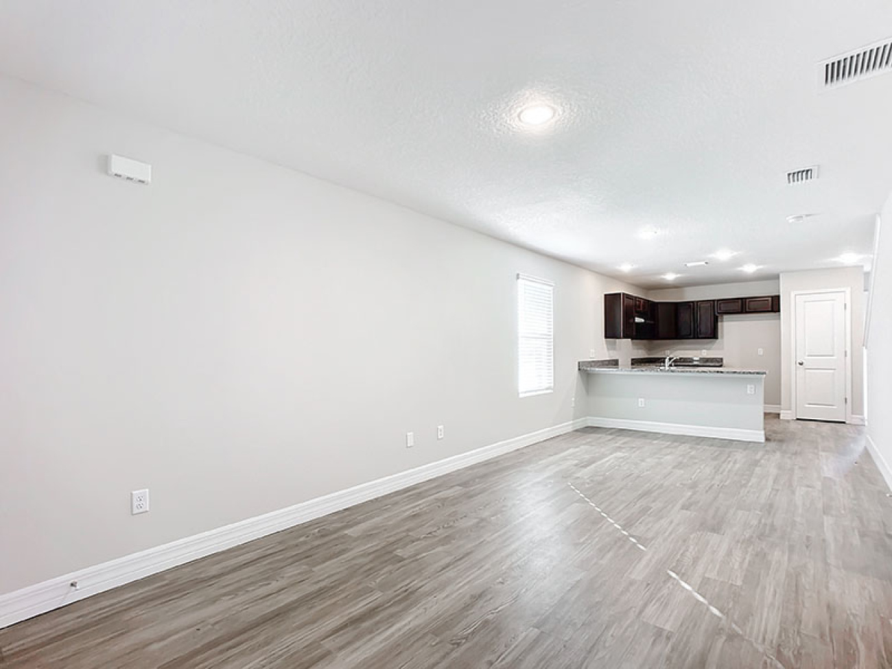 6926/6920 Thurston Rd, Jacksonville, Florida 32210, 4 Bedrooms Bedrooms, ,5 BathroomsBathrooms,Duplex,For Sale,Thurston Rd,1243