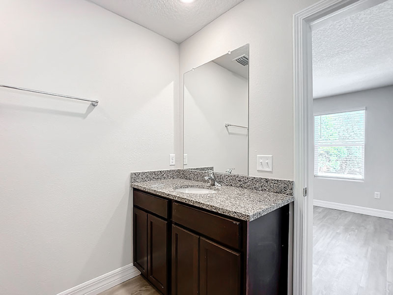 6926/6920 Thurston Rd, Jacksonville, Florida 32210, 4 Bedrooms Bedrooms, ,5 BathroomsBathrooms,Duplex,For Sale,Thurston Rd,1243