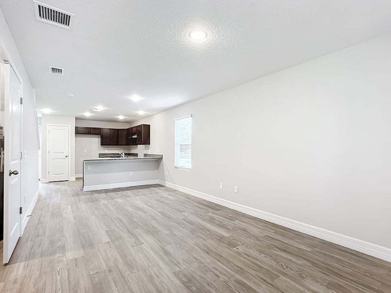 6926/6920 Thurston Rd, Jacksonville, Florida 32210, 4 Bedrooms Bedrooms, ,5 BathroomsBathrooms,Duplex,For Sale,Thurston Rd,1243