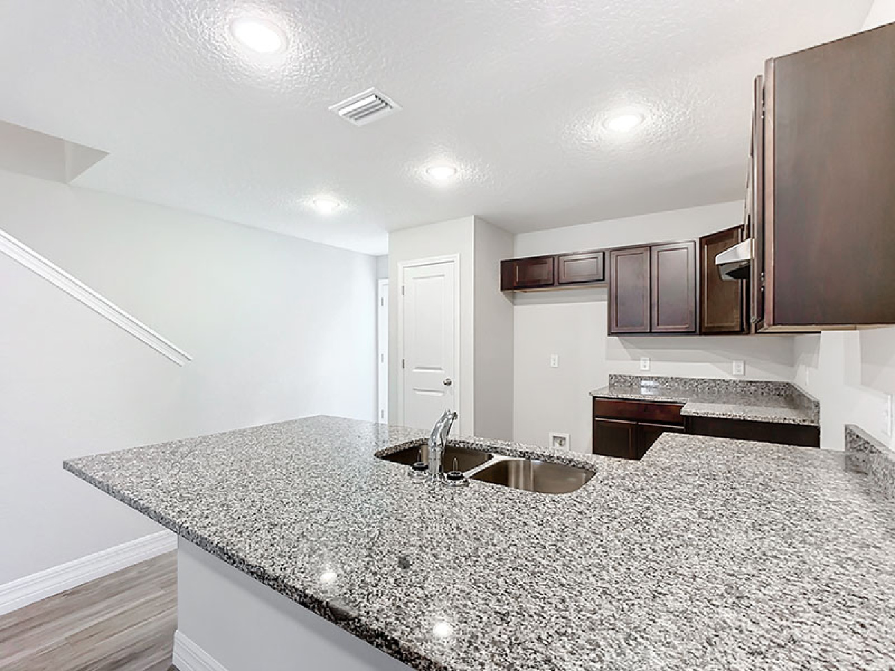 6926/6920 Thurston Rd, Jacksonville, Florida 32210, 4 Bedrooms Bedrooms, ,5 BathroomsBathrooms,Duplex,For Sale,Thurston Rd,1243