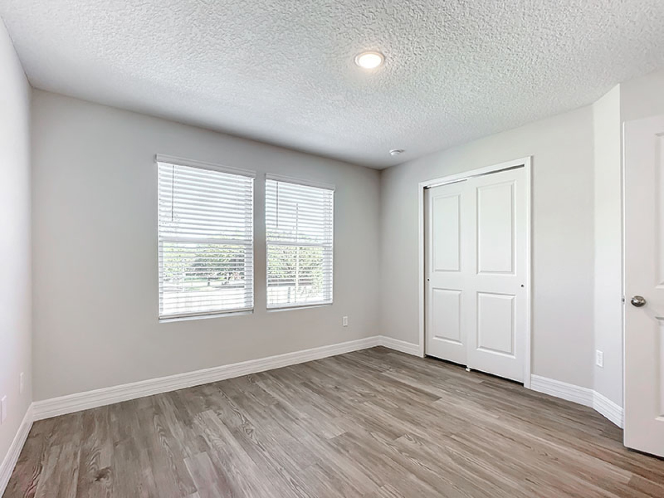 6926/6920 Thurston Rd, Jacksonville, Florida 32210, 4 Bedrooms Bedrooms, ,5 BathroomsBathrooms,Duplex,For Sale,Thurston Rd,1243