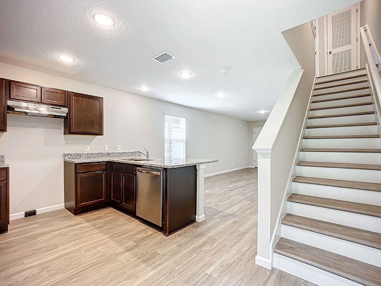 1238/1236 Pangola Dr, Jacksonville, Florida 32205, 4 Bedrooms Bedrooms, ,5 BathroomsBathrooms,Duplex,For Sale,Pangola Dr ,1245