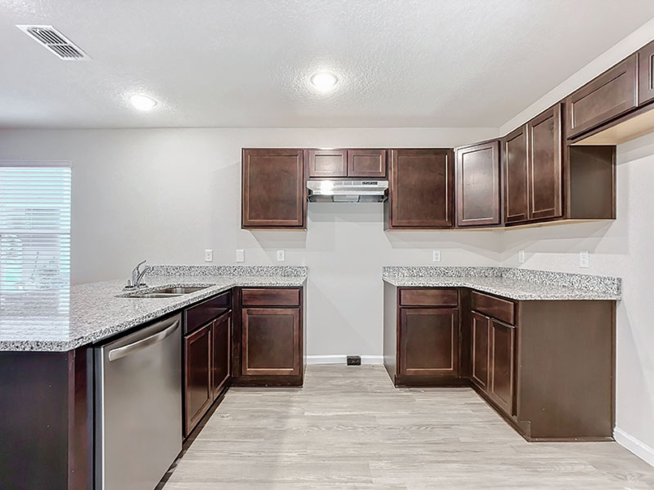 1249/1251 Pangola Dr, Jacksonville, Florida 32205, 4 Bedrooms Bedrooms, ,5 BathroomsBathrooms,Duplex,For Sale,Pangola Dr,1246