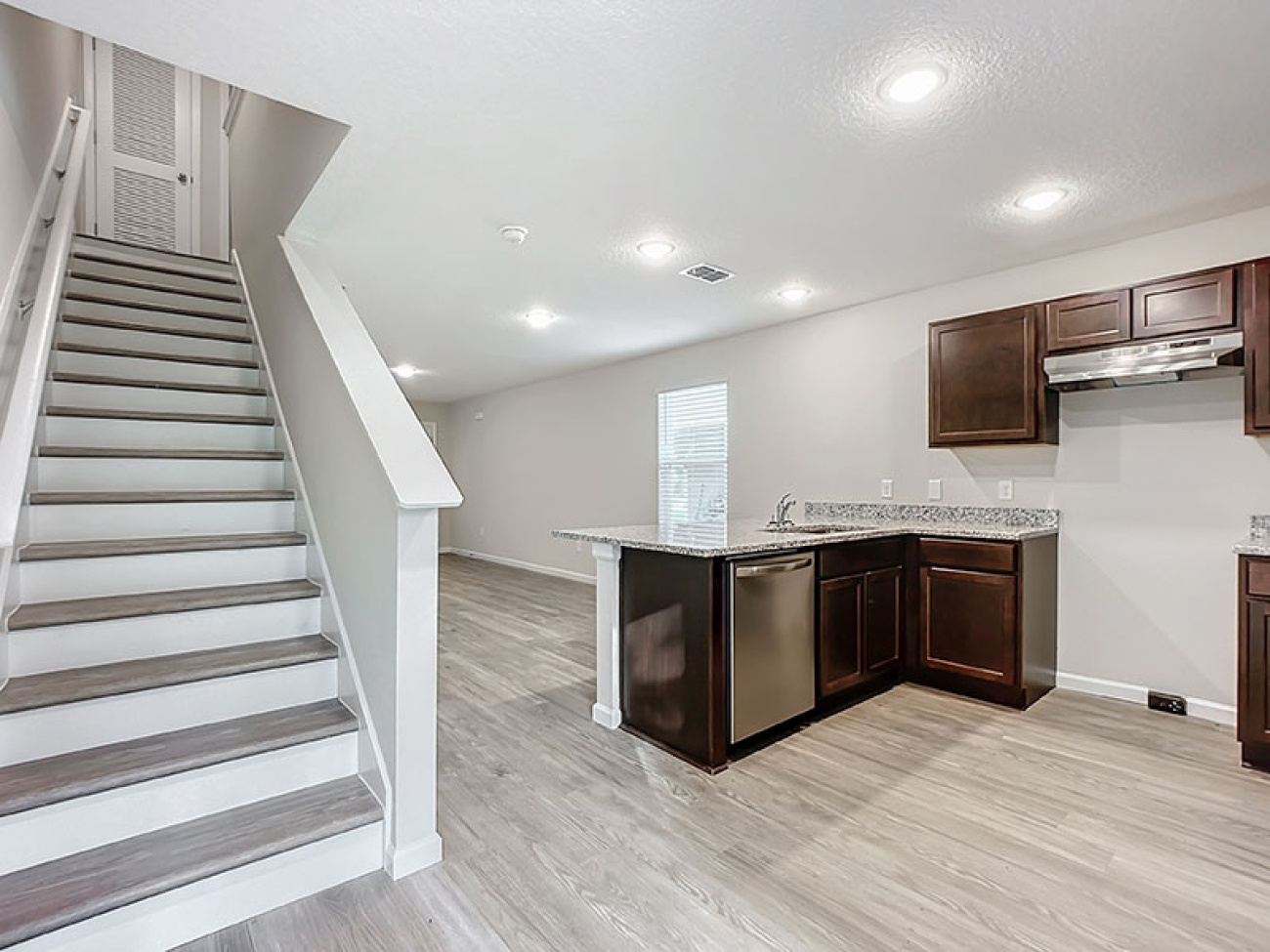 1249/1251 Pangola Dr, Jacksonville, Florida 32205, 4 Bedrooms Bedrooms, ,5 BathroomsBathrooms,Duplex,For Sale,Pangola Dr,1246