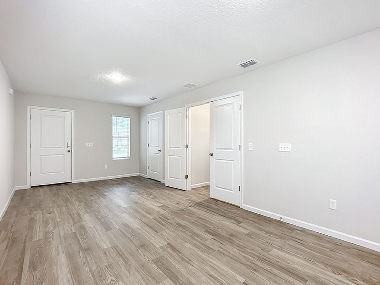 1249/1251 Pangola Dr, Jacksonville, Florida 32205, 4 Bedrooms Bedrooms, ,5 BathroomsBathrooms,Duplex,For Sale,Pangola Dr,1246