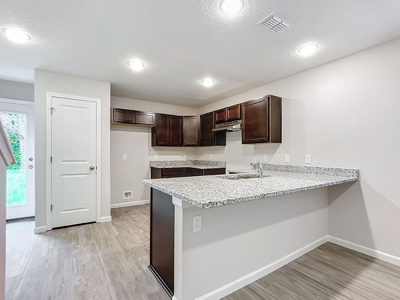 1249/1251 Pangola Dr, Jacksonville, Florida 32205, 4 Bedrooms Bedrooms, ,5 BathroomsBathrooms,Duplex,For Sale,Pangola Dr,1246