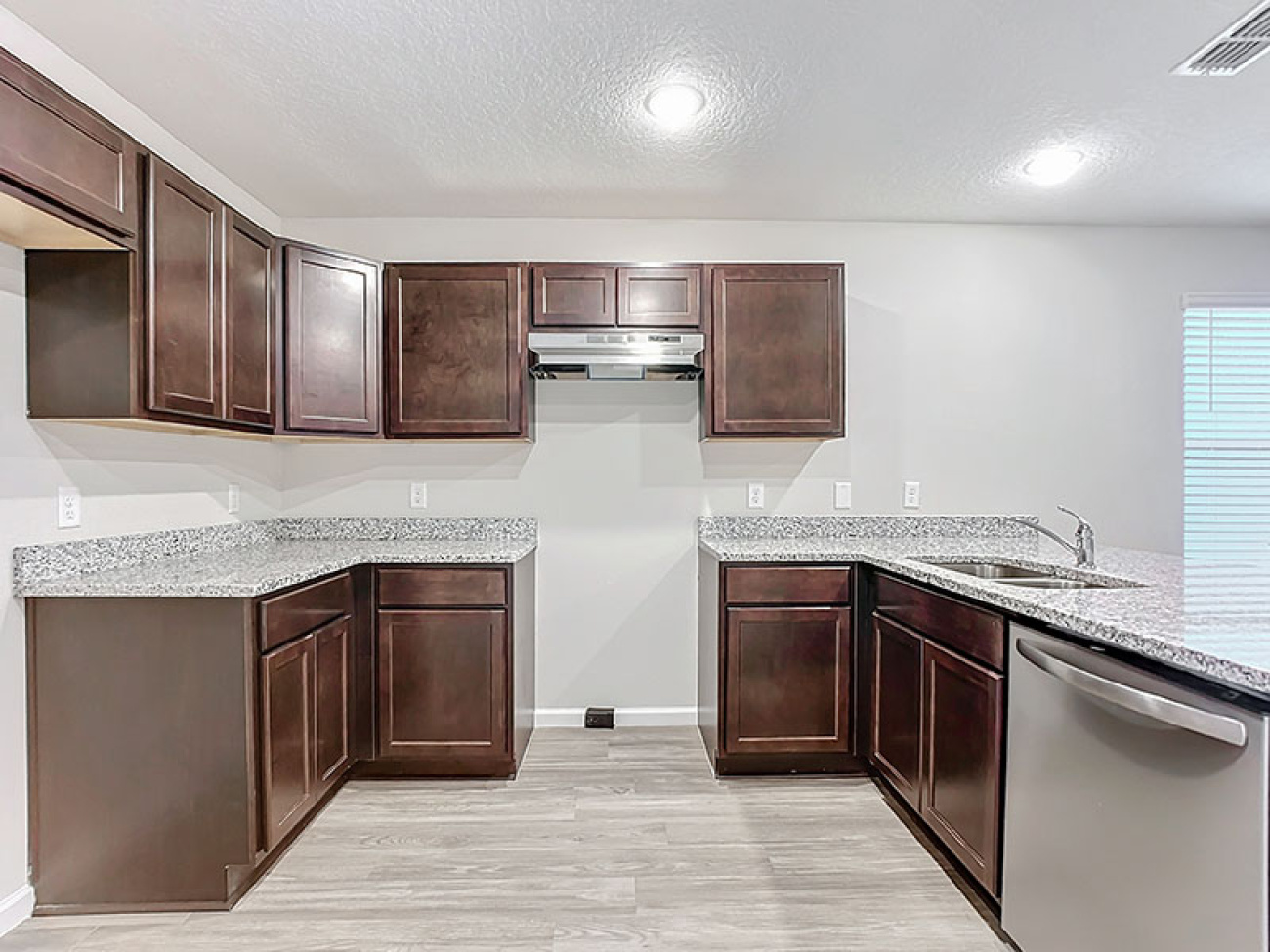 1249/1251 Pangola Dr, Jacksonville, Florida 32205, 4 Bedrooms Bedrooms, ,5 BathroomsBathrooms,Duplex,For Sale,Pangola Dr,1246