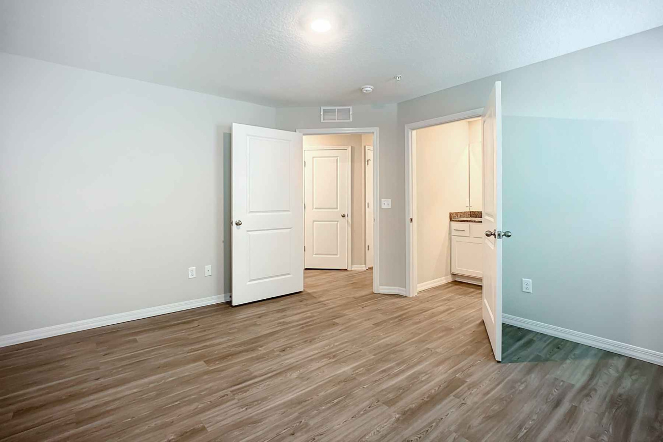 1516 Yelford Circ, Jacksonville, Florida 32218, 8 Bedrooms Bedrooms, ,8 BathroomsBathrooms,Quad,For Sale,Biscayne Villas ,Yelford Circ,1297