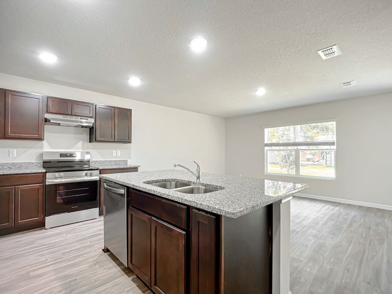 9 Untermeyer Pl, Palm Coast, Florida 32164, 4 Bedrooms Bedrooms, ,4 BathroomsBathrooms,Duplex,For Sale,Untermeyer Pl,1299