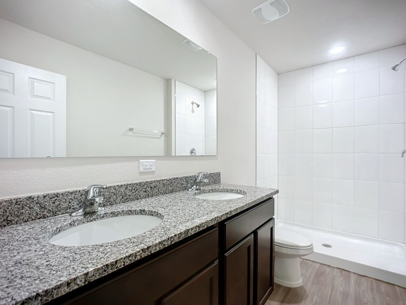 9 Untermeyer Pl, Palm Coast, Florida 32164, 4 Bedrooms Bedrooms, ,4 BathroomsBathrooms,Duplex,For Sale,Untermeyer Pl,1299