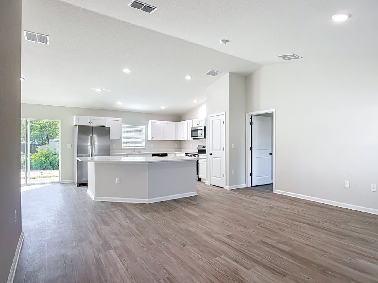 17 Almond Trace, Ocala, Florida 34472, 4 Bedrooms Bedrooms, ,2 BathroomsBathrooms,Single Family,For Sale,Almond Trace,1311