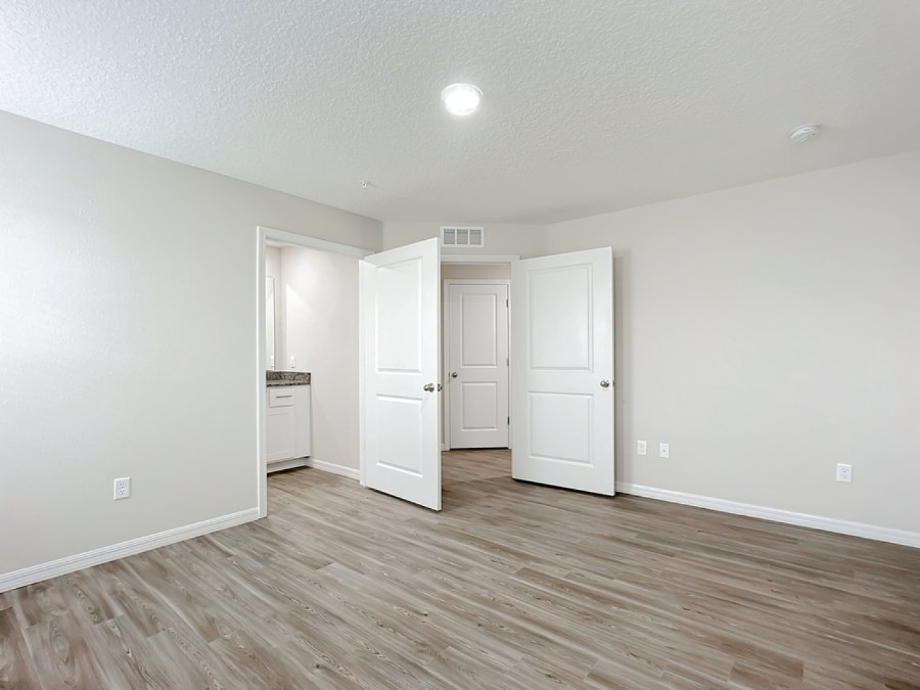 9548 Hood Road, Jacksonville, Florida 32257, 8 Bedrooms Bedrooms, ,8 BathroomsBathrooms,Quad,For Sale,Sunbeam Villas ,Hood Road,1337