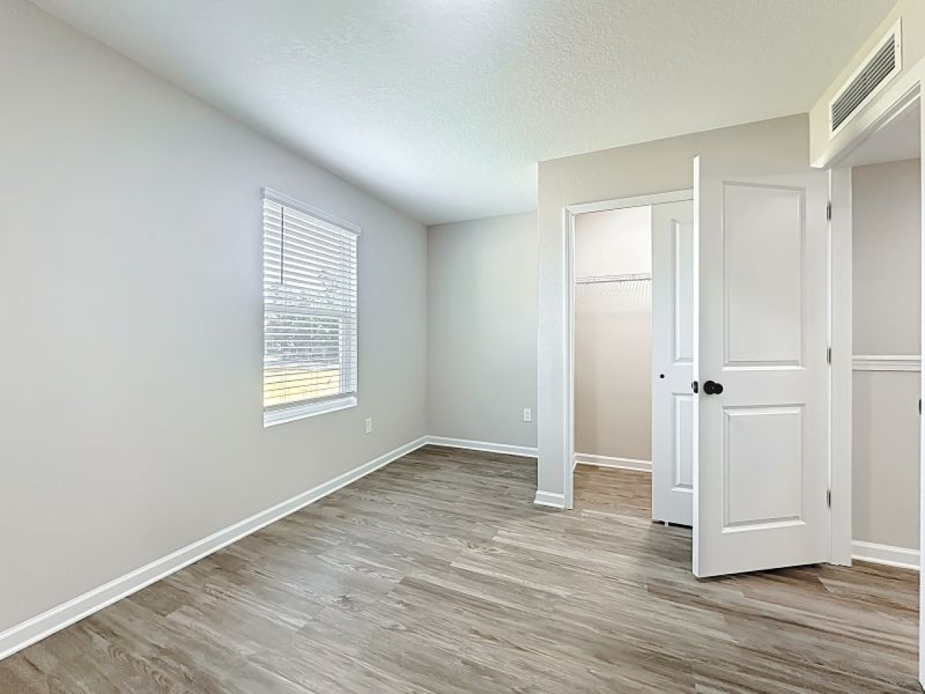 5671 110th Street, Jacksonville, Florida 32244, 4 Bedrooms Bedrooms, ,5 BathroomsBathrooms,Duplex,For Sale,110th Street,1376