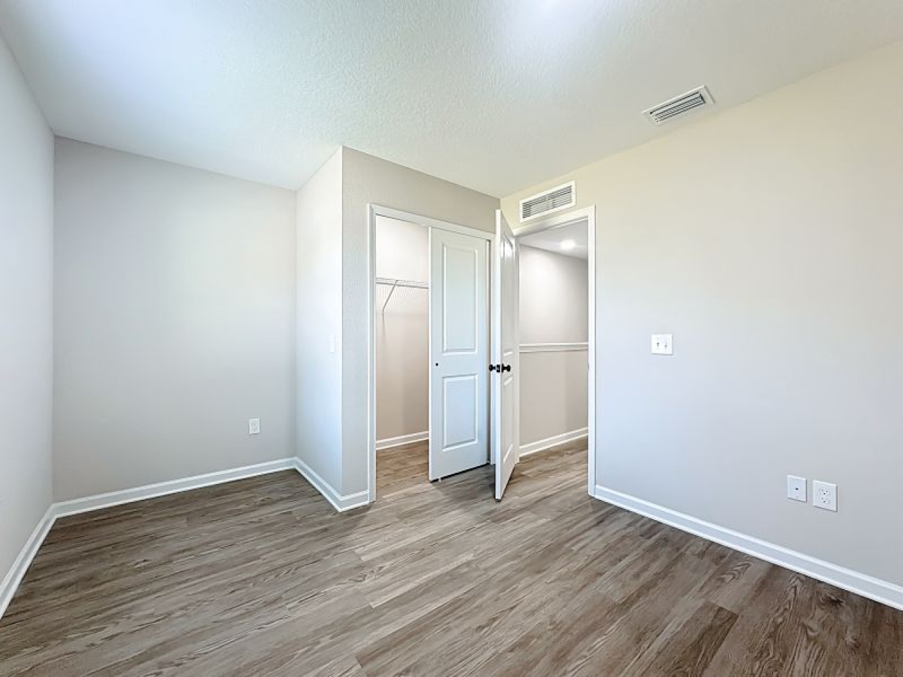 5671 110th Street, Jacksonville, Florida 32244, 4 Bedrooms Bedrooms, ,5 BathroomsBathrooms,Duplex,For Sale,110th Street,1376