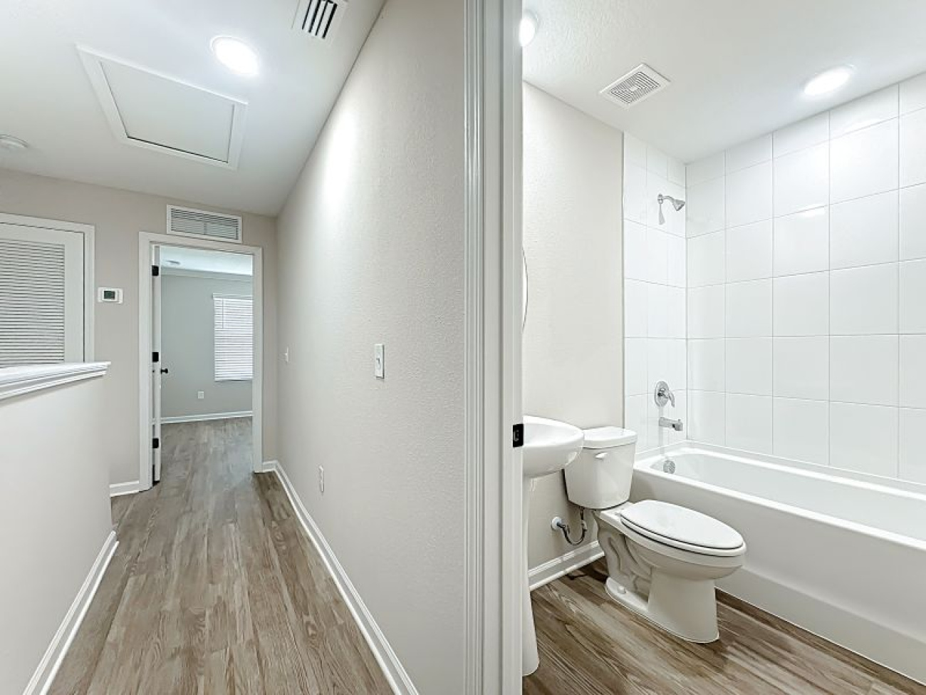 5671 110th Street, Jacksonville, Florida 32244, 4 Bedrooms Bedrooms, ,5 BathroomsBathrooms,Duplex,For Sale,110th Street,1376