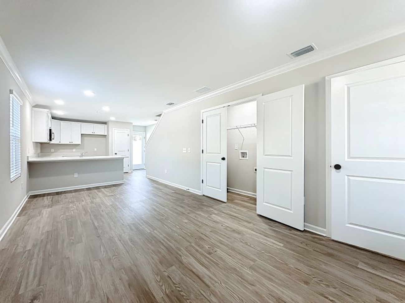 5677 110th Street, Jacksonville, Florida 32244, 4 Bedrooms Bedrooms, ,5 BathroomsBathrooms,Duplex,For Sale,110th Street,1377