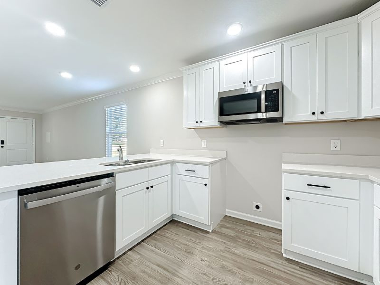 5677 110th Street, Jacksonville, Florida 32244, 4 Bedrooms Bedrooms, ,5 BathroomsBathrooms,Duplex,For Sale,110th Street,1377