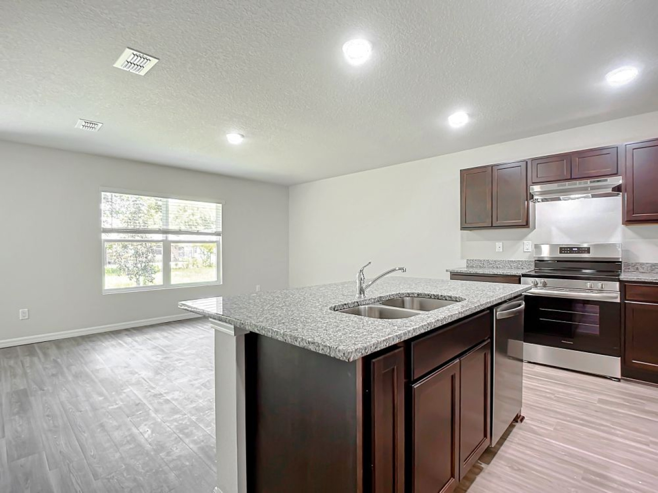 13 Unique Ct, Palm Coast, Florida 32164, 4 Bedrooms Bedrooms, ,4 BathroomsBathrooms,Duplex,For Sale,Unique Ct,1420