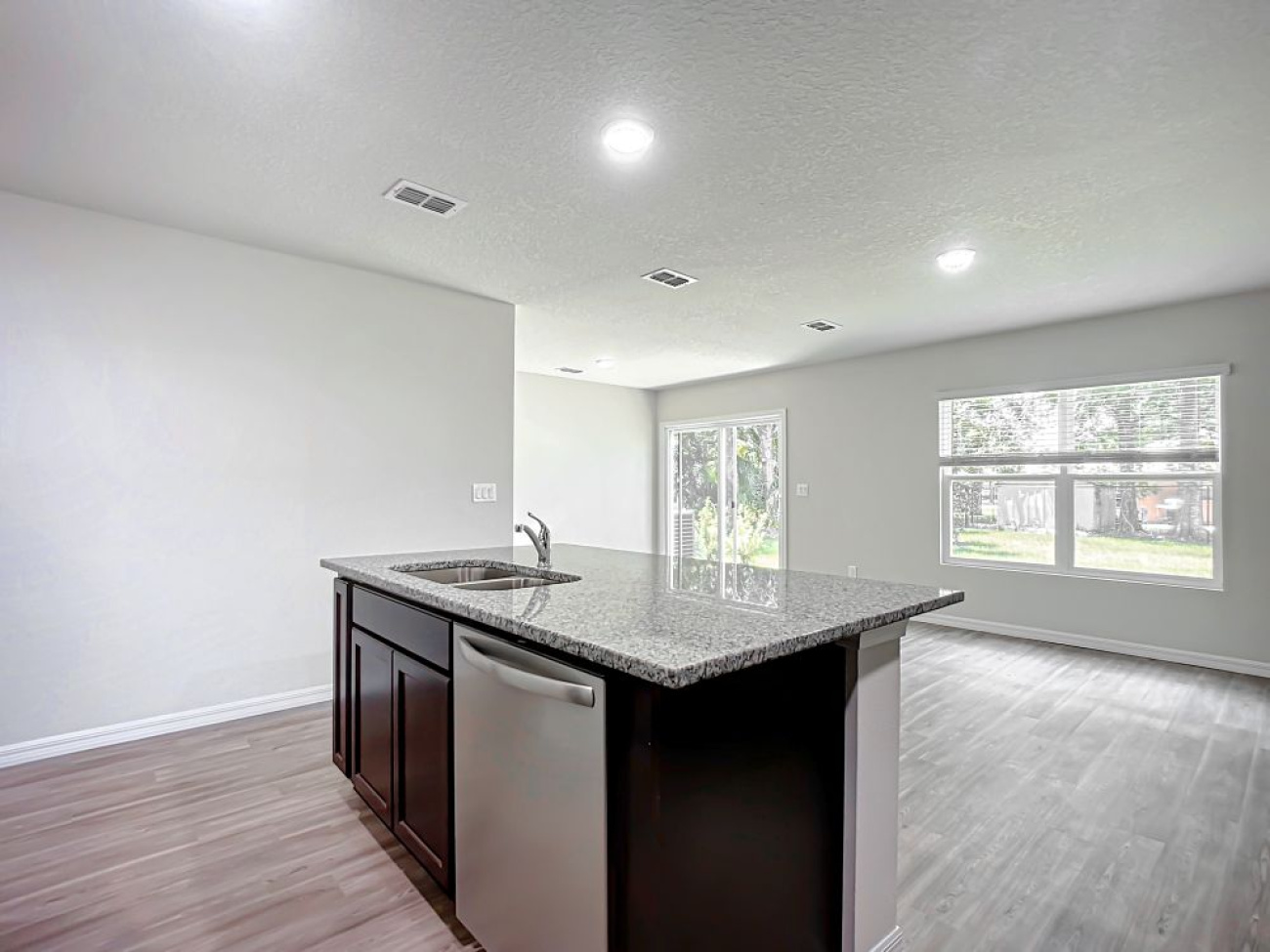 13 Unique Ct, Palm Coast, Florida 32164, 4 Bedrooms Bedrooms, ,4 BathroomsBathrooms,Duplex,For Sale,Unique Ct,1420