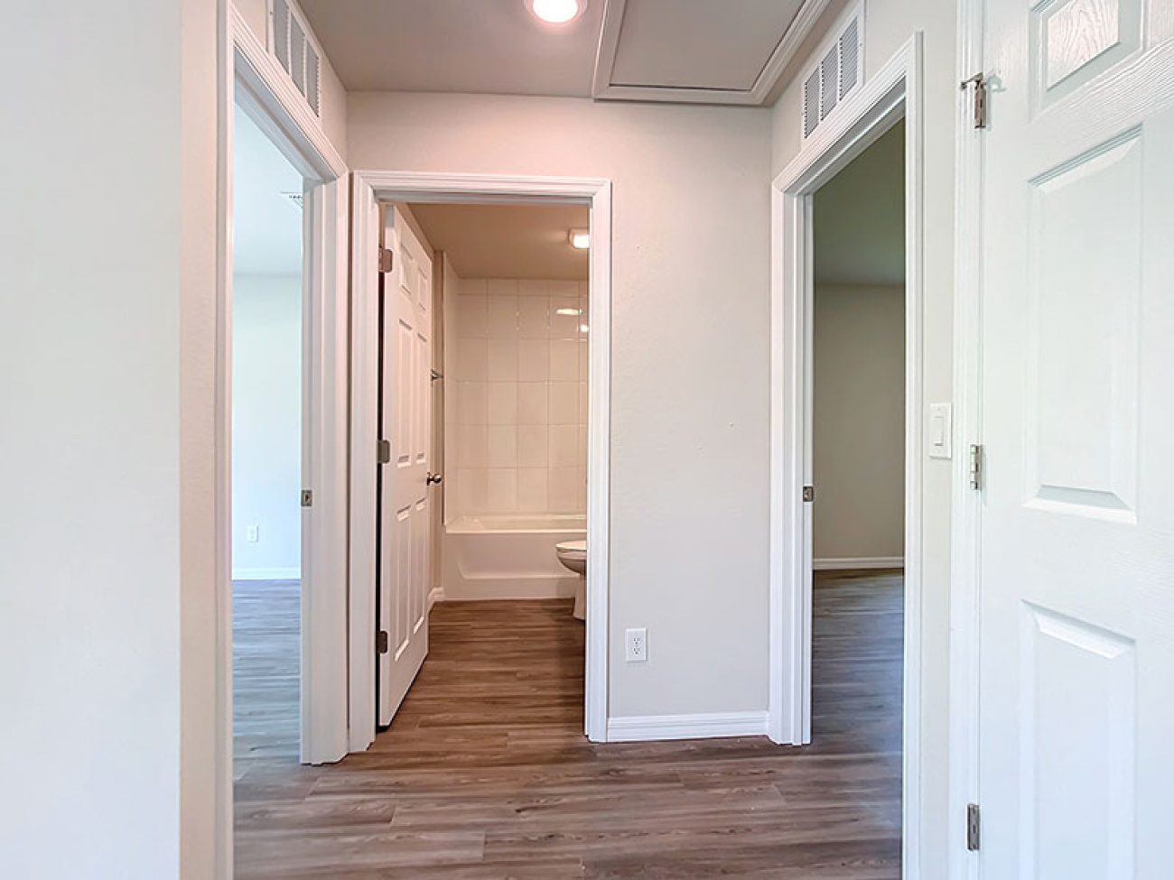 2044/2046 Hilton St, Port Charlotte, Florida 33948, 4 Bedrooms Bedrooms, ,4 BathroomsBathrooms,Duplex,For Sale,Hilton St,1047