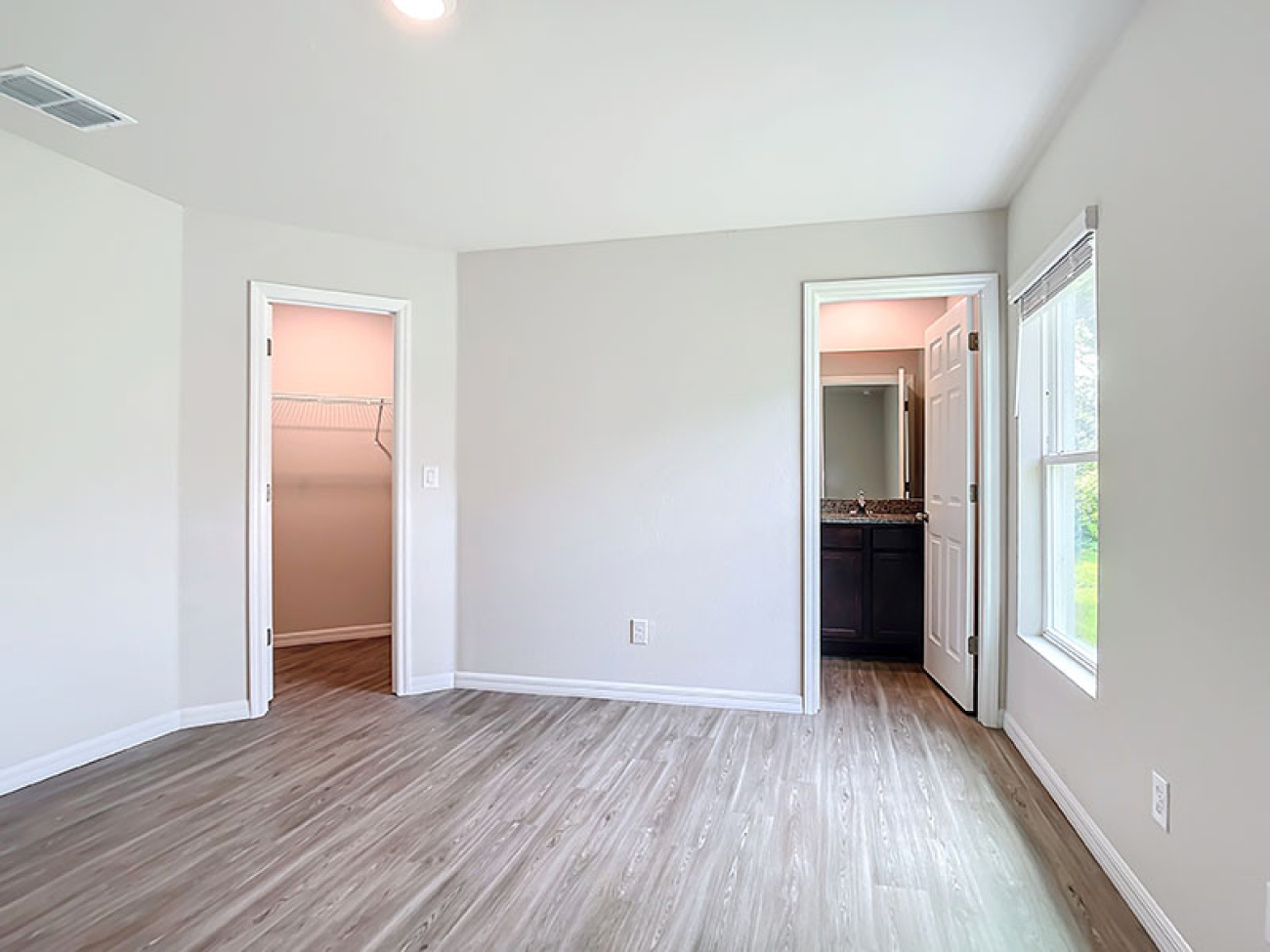 2044/2046 Hilton St, Port Charlotte, Florida 33948, 4 Bedrooms Bedrooms, ,4 BathroomsBathrooms,Duplex,For Sale,Hilton St,1047