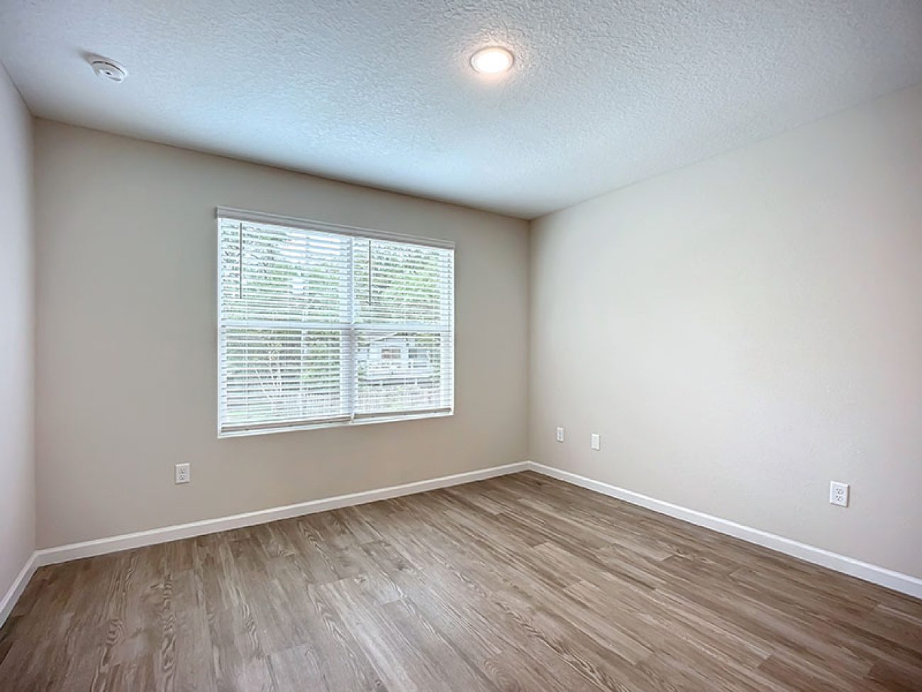 1231/1235 Pangola Dr, Jacksonville, Florida 32205, 4 Bedrooms Bedrooms, ,5 BathroomsBathrooms,Duplex,For Sale,Pangola Dr,1068