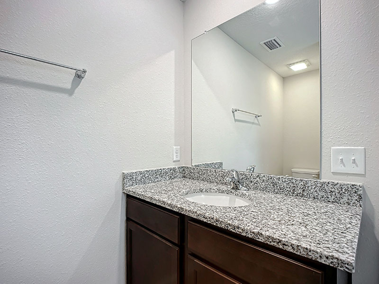 1231/1235 Pangola Dr, Jacksonville, Florida 32205, 4 Bedrooms Bedrooms, ,5 BathroomsBathrooms,Duplex,For Sale,Pangola Dr,1068