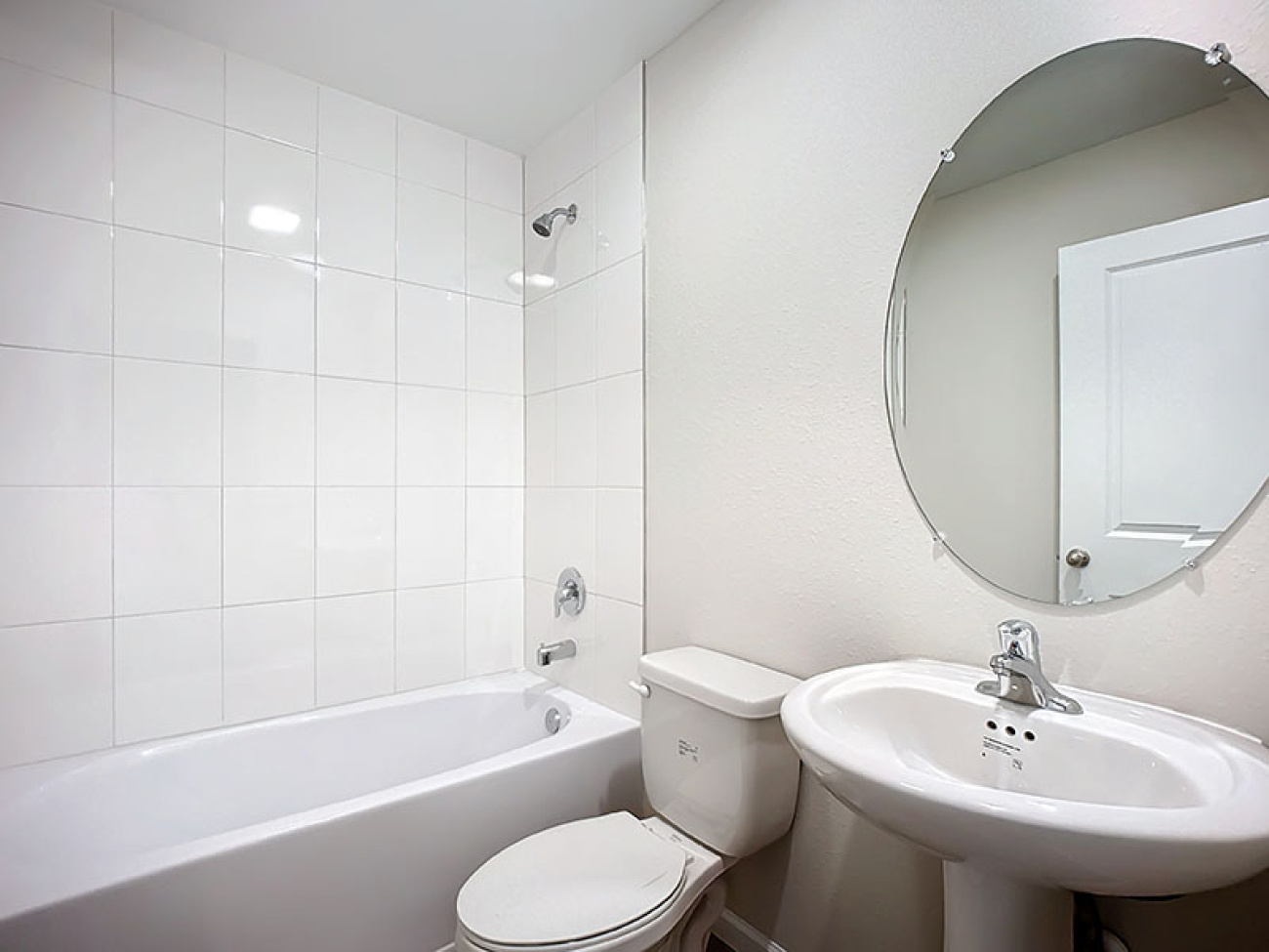 1231/1235 Pangola Dr, Jacksonville, Florida 32205, 4 Bedrooms Bedrooms, ,5 BathroomsBathrooms,Duplex,For Sale,Pangola Dr,1068